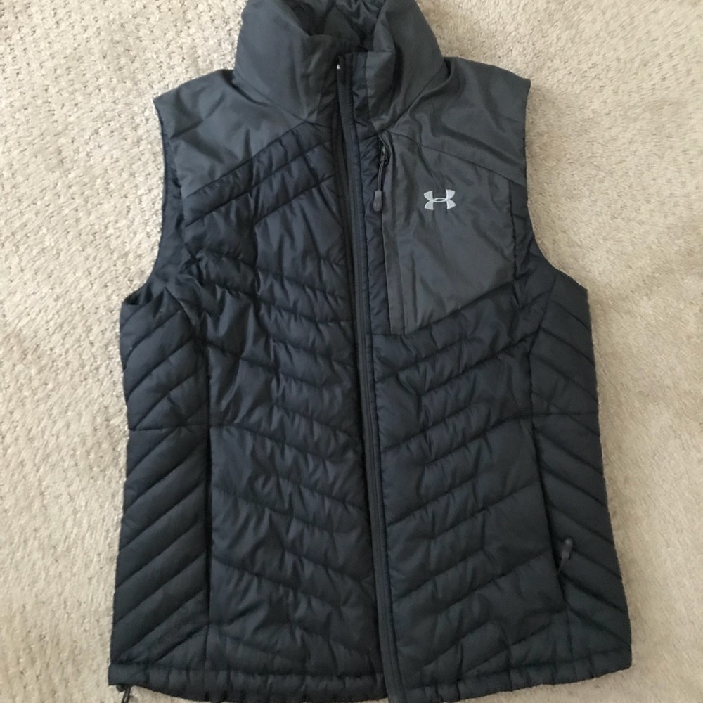 PACKABLE Under Armour Black/gray lightly insulated vest